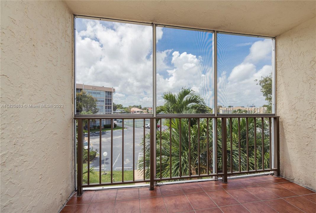 Large Screened Balcony