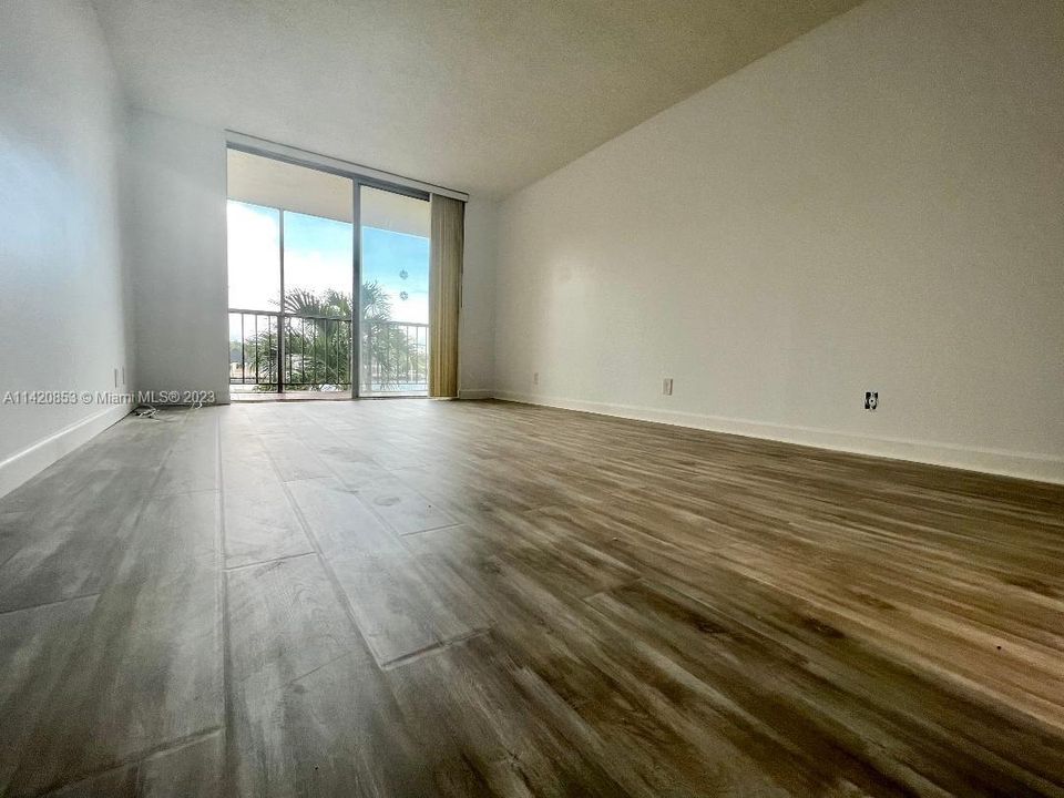 Recently Rented: $1,950 (1 beds, 1 baths, 820 Square Feet)