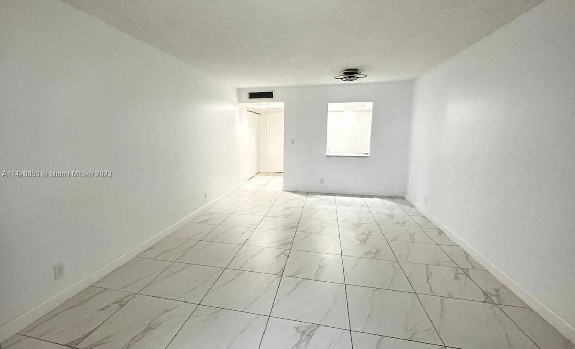 Recently Rented: $1,950 (1 beds, 1 baths, 820 Square Feet)