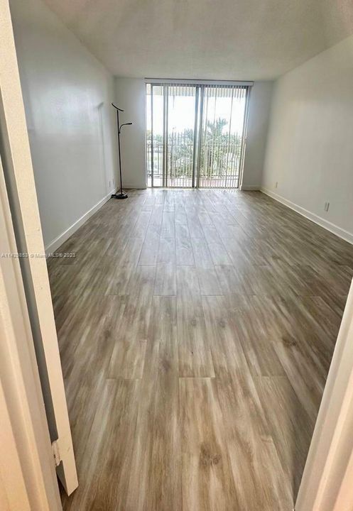 Recently Rented: $1,950 (1 beds, 1 baths, 820 Square Feet)