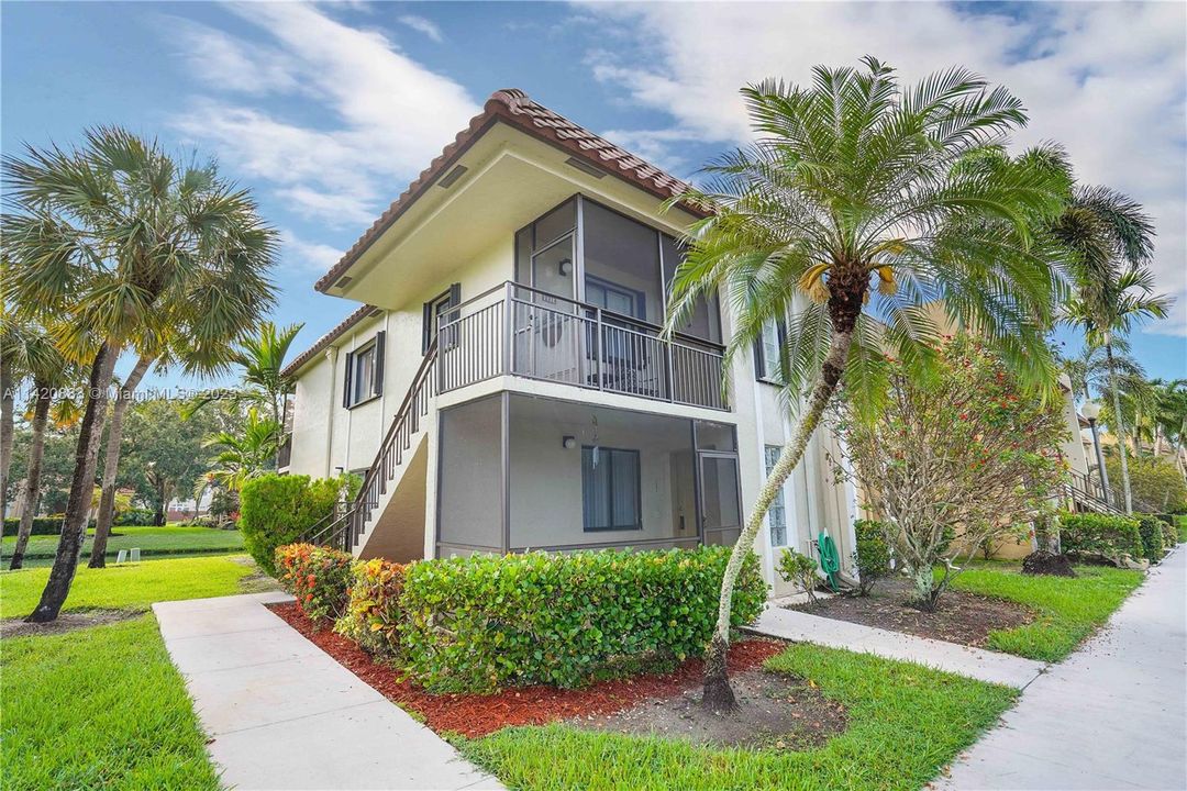 Recently Sold: $310,000 (2 beds, 2 baths, 1231 Square Feet)