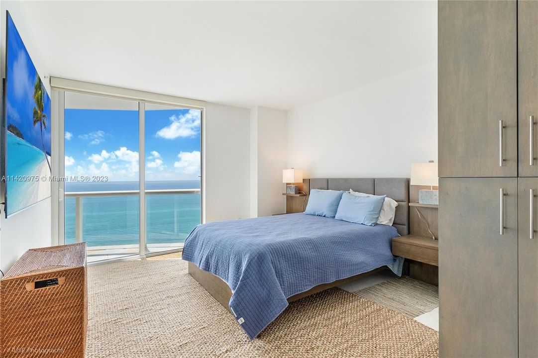 Recently Sold: $1,805,009 (2 beds, 2 baths, 1392 Square Feet)