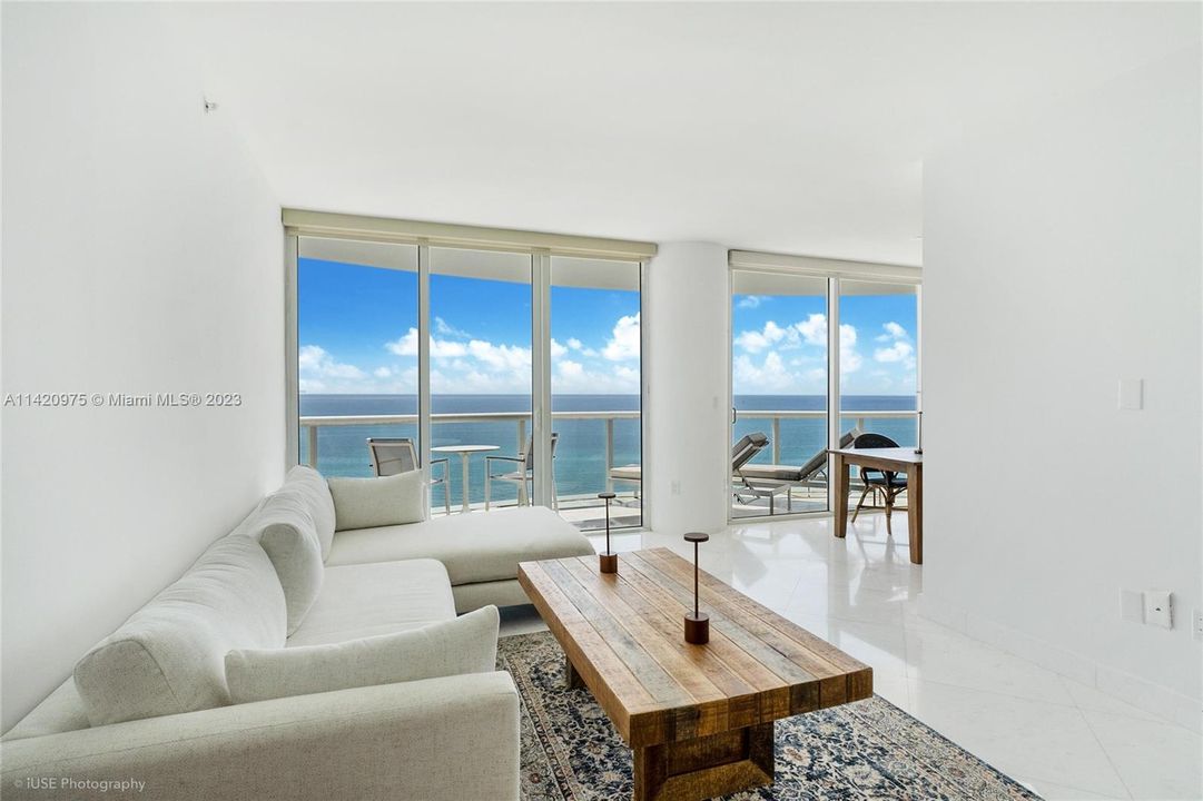 Recently Sold: $1,805,009 (2 beds, 2 baths, 1392 Square Feet)