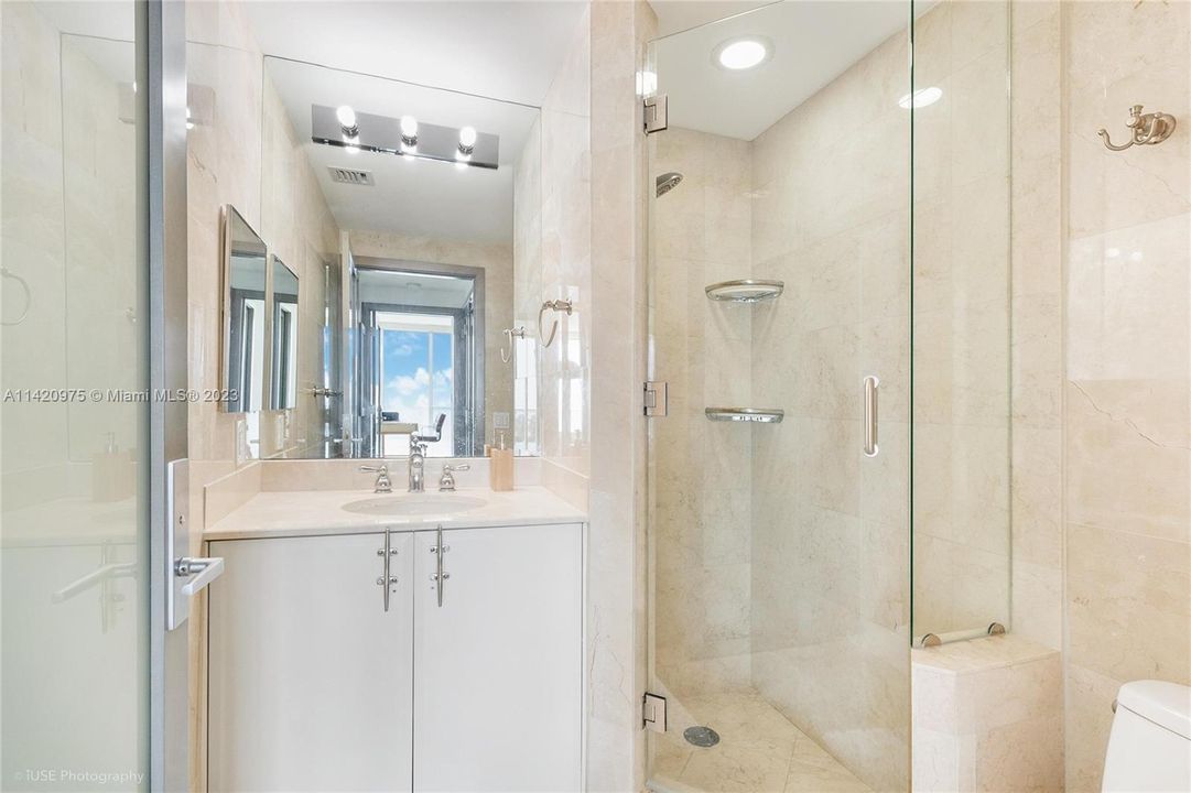 Recently Sold: $1,805,009 (2 beds, 2 baths, 1392 Square Feet)