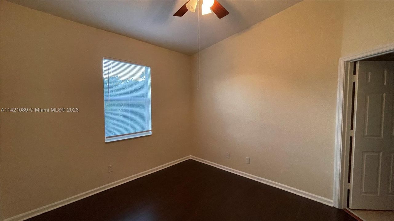 Vendido Recientemente: $299,000 (2 camas, 2 baños, 1199 Pies cuadrados)
