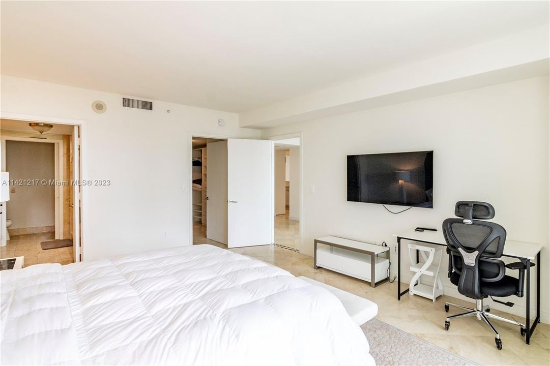 Recently Rented: $12,000 (2 beds, 2 baths, 2028 Square Feet)