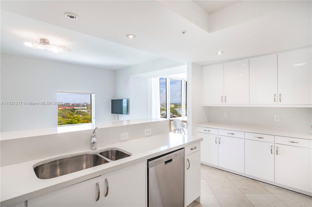 Recently Rented: $12,000 (2 beds, 2 baths, 2028 Square Feet)