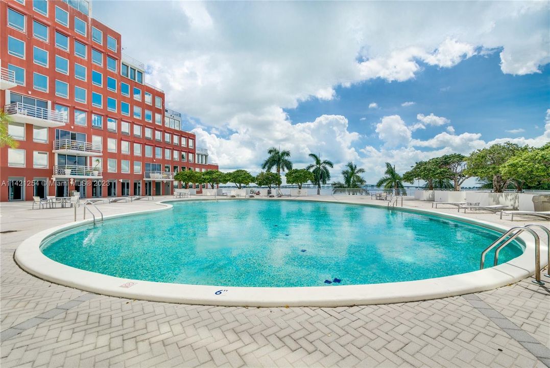 Recently Sold: $649,000 (2 beds, 2 baths, 1640 Square Feet)