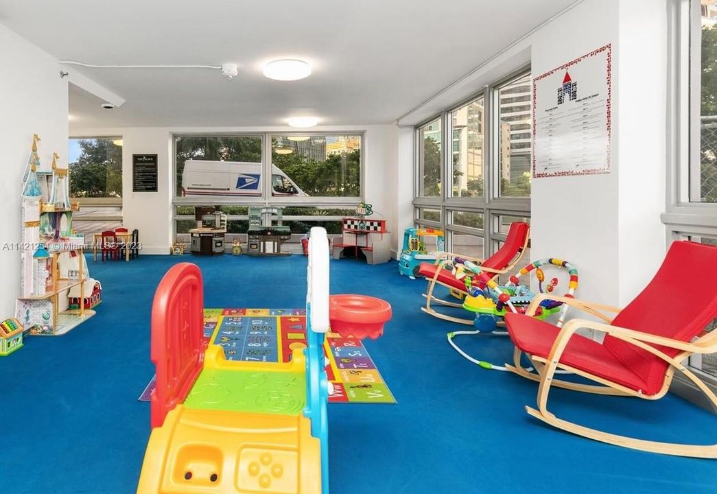 Recently Sold: $649,000 (2 beds, 2 baths, 1640 Square Feet)