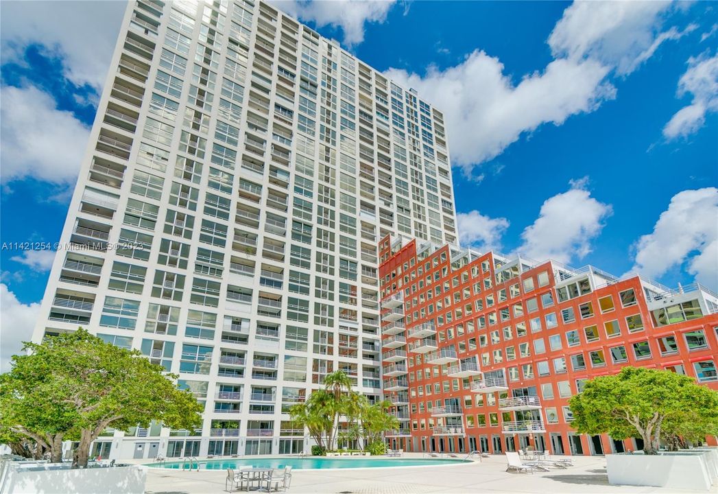 Recently Sold: $649,000 (2 beds, 2 baths, 1640 Square Feet)