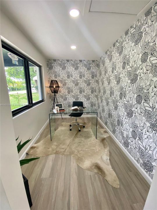 Recently Sold: $945,000 (4 beds, 3 baths, 1820 Square Feet)