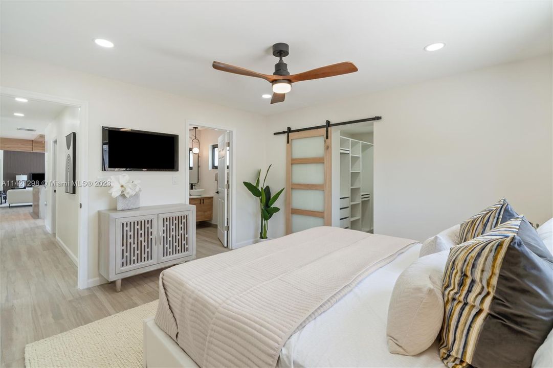 Recently Sold: $945,000 (4 beds, 3 baths, 1820 Square Feet)