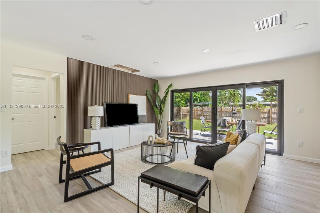 Recently Sold: $945,000 (4 beds, 3 baths, 1820 Square Feet)