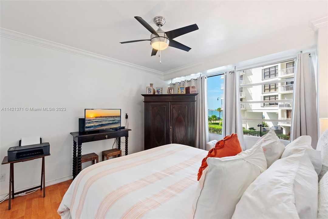 Недавно продано: $310,000 (1 спален, 1 ванн, 750 Квадратных фут)