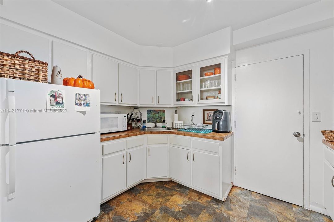 Недавно продано: $310,000 (1 спален, 1 ванн, 750 Квадратных фут)