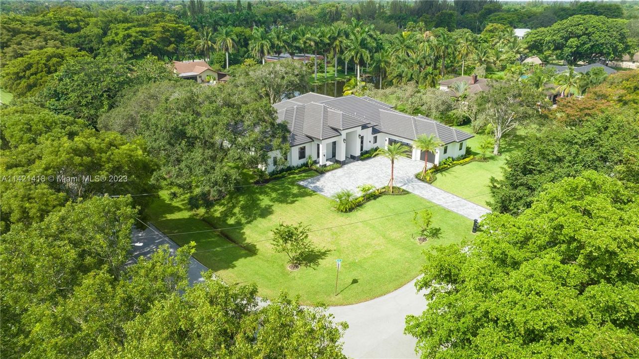 Recently Sold: $2,975,000 (5 beds, 4 baths, 0 Square Feet)