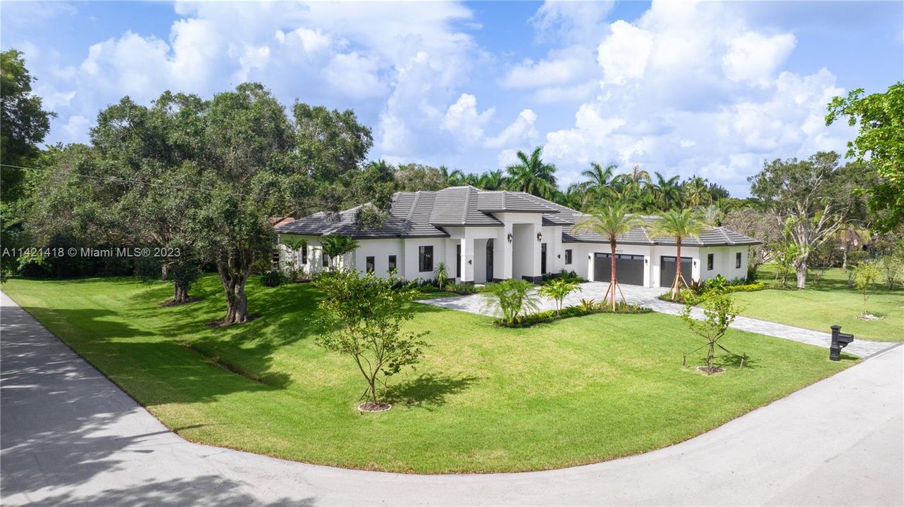 Recently Sold: $2,975,000 (5 beds, 4 baths, 0 Square Feet)