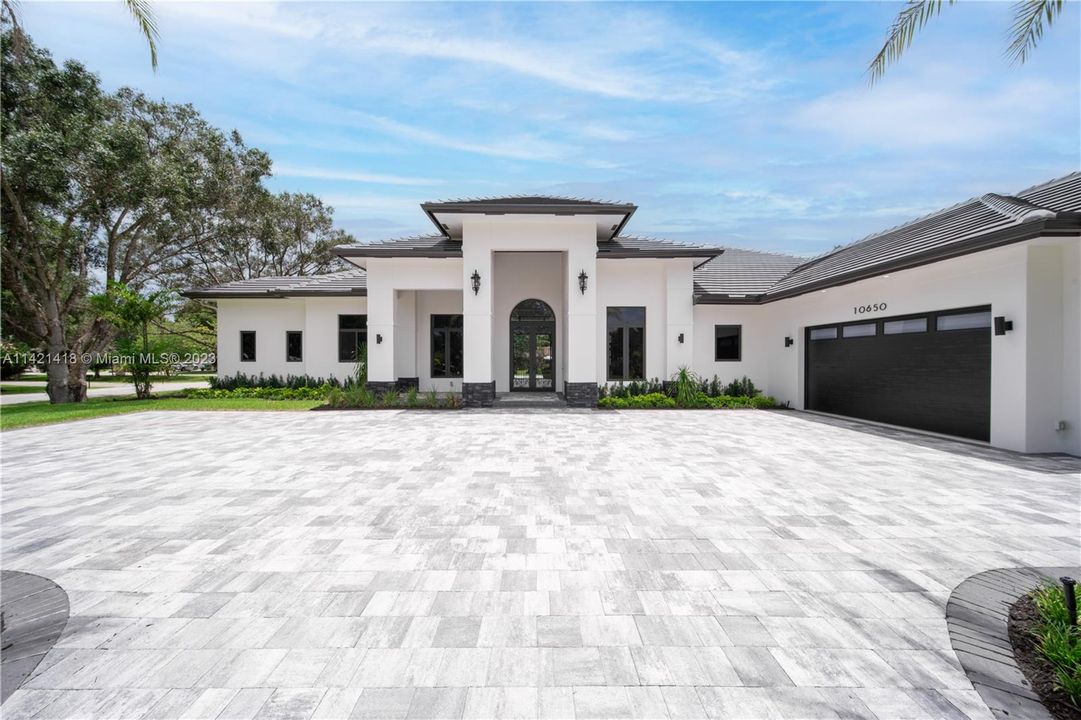 Recently Sold: $2,975,000 (5 beds, 4 baths, 0 Square Feet)