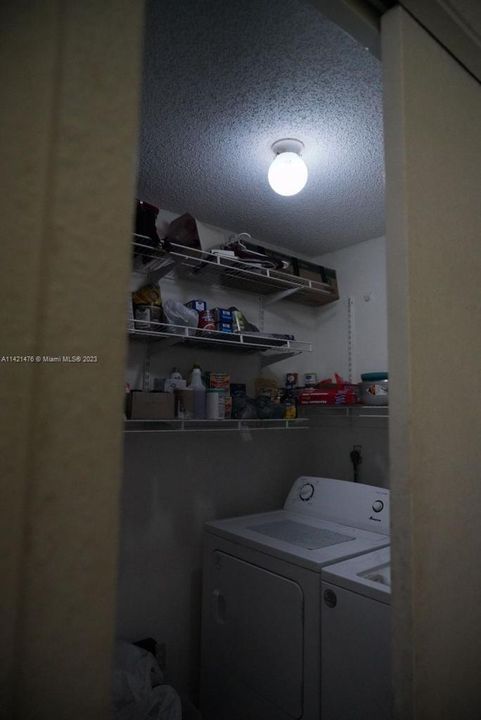 Recently Sold: $349,000 (4 beds, 2 baths, 1273 Square Feet)