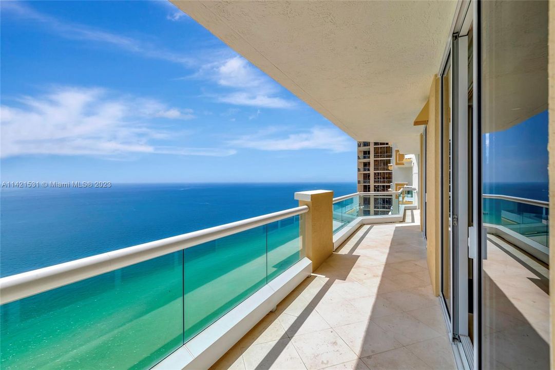 Recently Sold: $5,405,000 (4 beds, 4 baths, 4415 Square Feet)