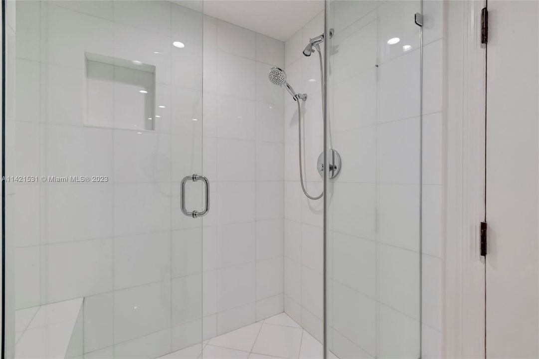 Recently Sold: $5,405,000 (4 beds, 4 baths, 4415 Square Feet)