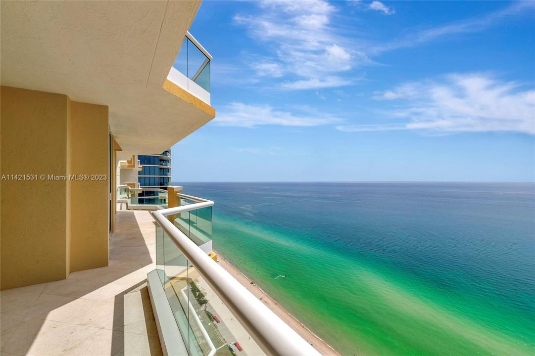 Recently Sold: $5,405,000 (4 beds, 4 baths, 4415 Square Feet)