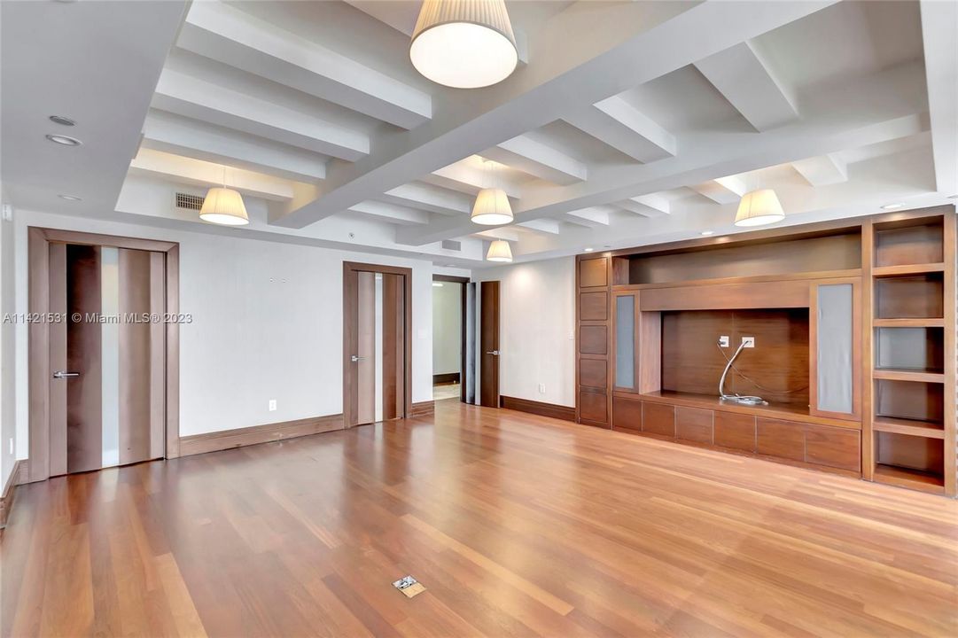 Recently Sold: $5,405,000 (4 beds, 4 baths, 4415 Square Feet)