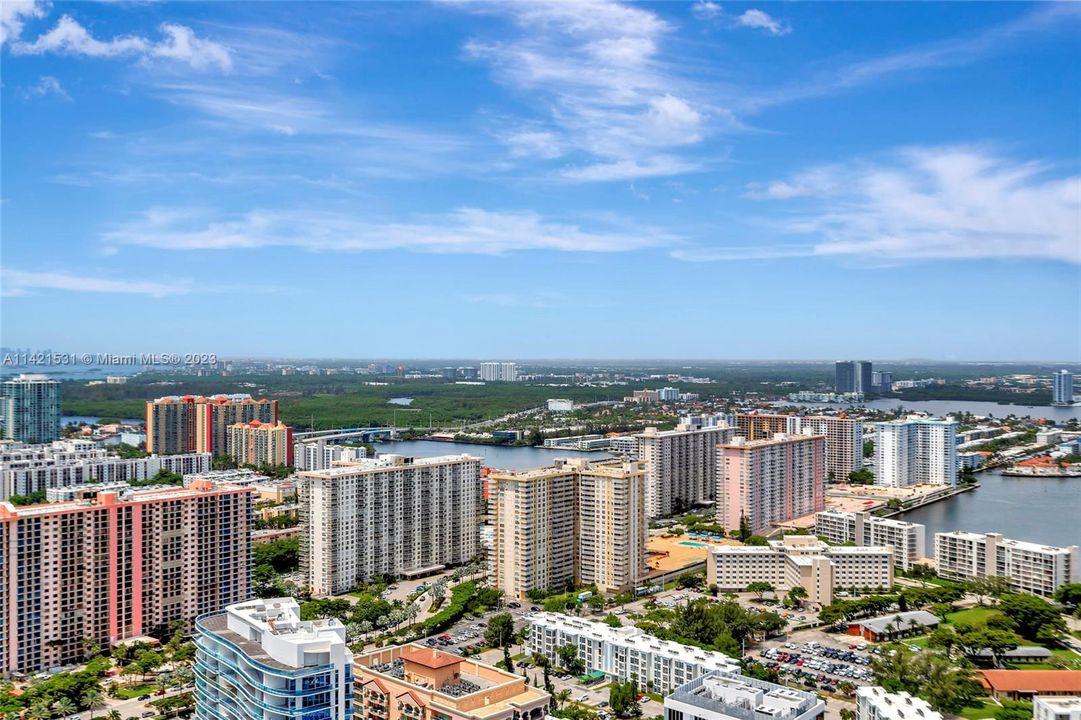 Recently Sold: $5,405,000 (4 beds, 4 baths, 4415 Square Feet)