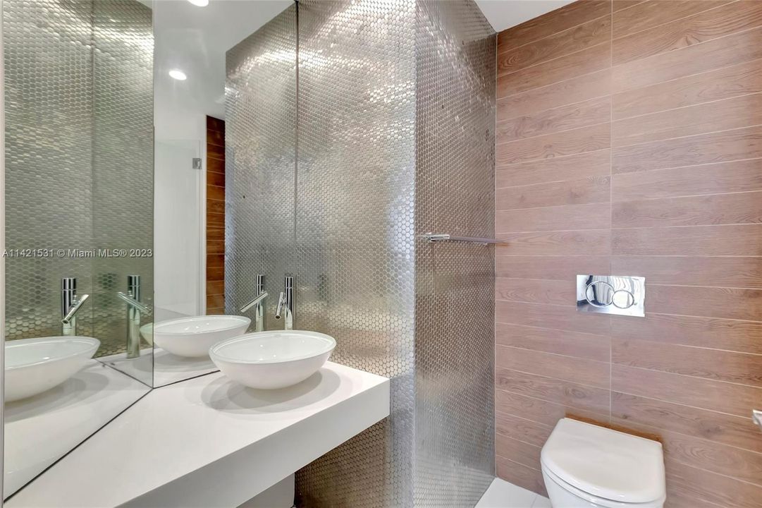 Recently Sold: $5,405,000 (4 beds, 4 baths, 4415 Square Feet)