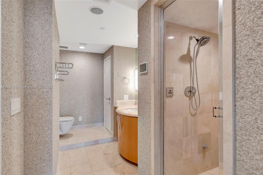 Recently Sold: $5,405,000 (4 beds, 4 baths, 4415 Square Feet)