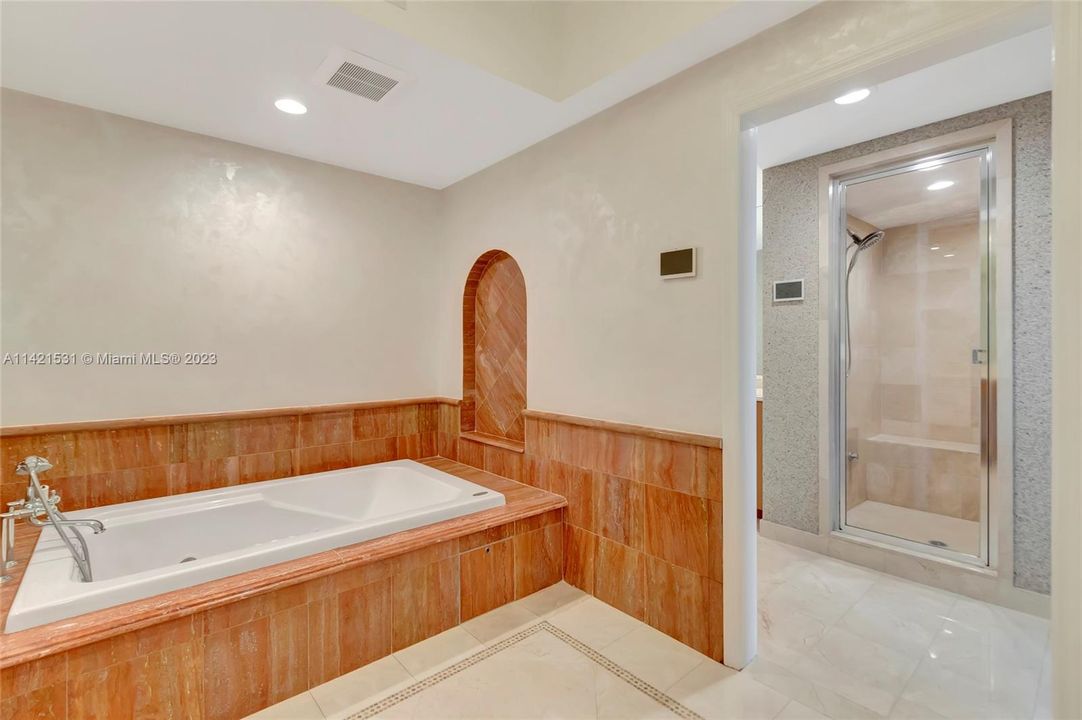 Recently Sold: $5,405,000 (4 beds, 4 baths, 4415 Square Feet)