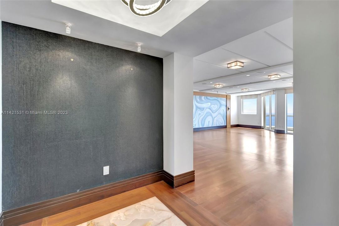 Recently Sold: $5,405,000 (4 beds, 4 baths, 4415 Square Feet)