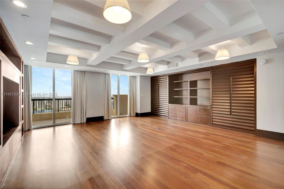 Recently Sold: $5,405,000 (4 beds, 4 baths, 4415 Square Feet)