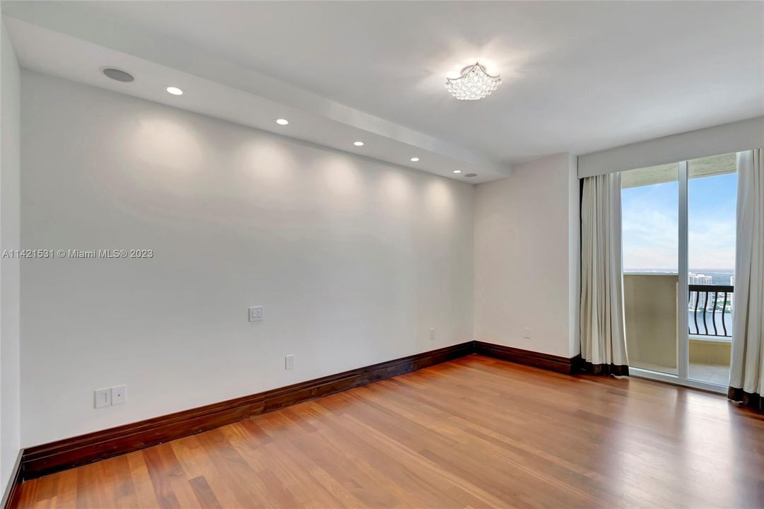 Recently Sold: $5,405,000 (4 beds, 4 baths, 4415 Square Feet)