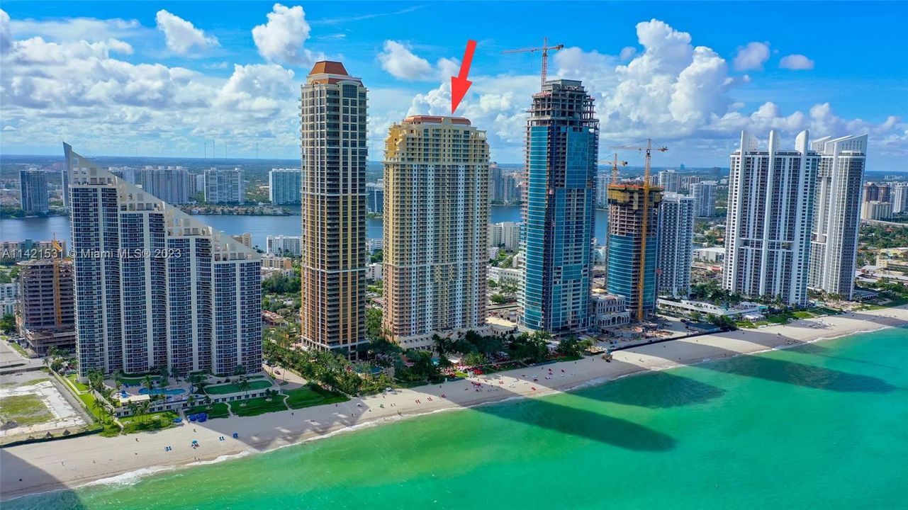 Recently Sold: $5,405,000 (4 beds, 4 baths, 4415 Square Feet)