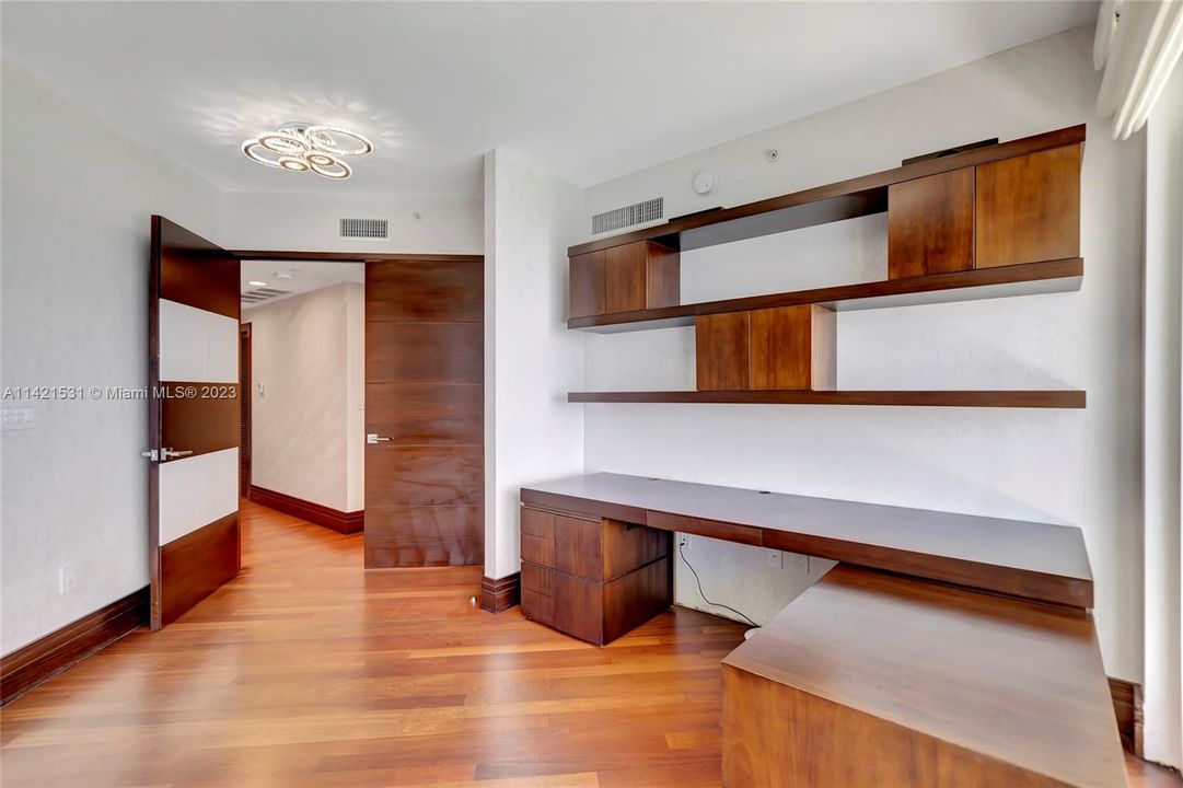 Recently Sold: $5,405,000 (4 beds, 4 baths, 4415 Square Feet)