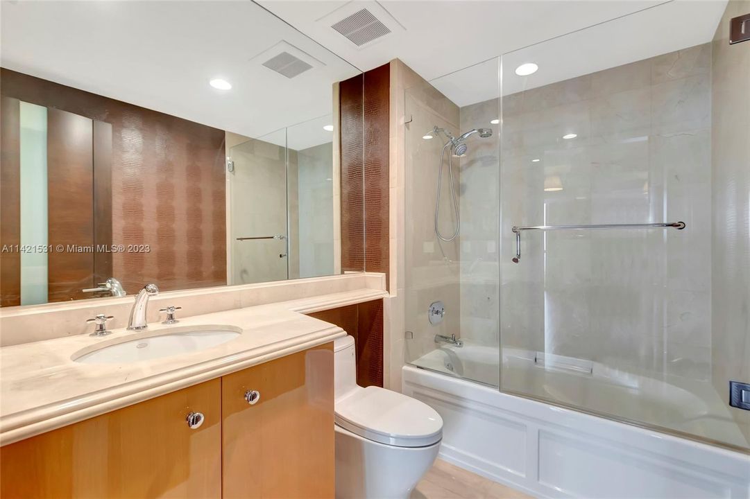 Recently Sold: $5,405,000 (4 beds, 4 baths, 4415 Square Feet)