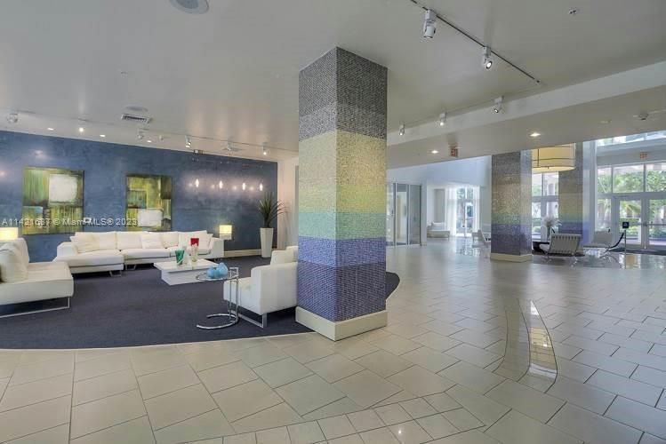 Recently Sold: $540,000 (2 beds, 2 baths, 1068 Square Feet)