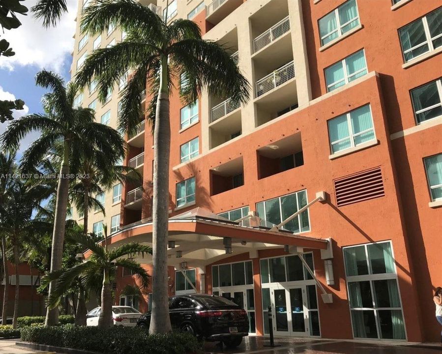 Recently Sold: $540,000 (2 beds, 2 baths, 1068 Square Feet)