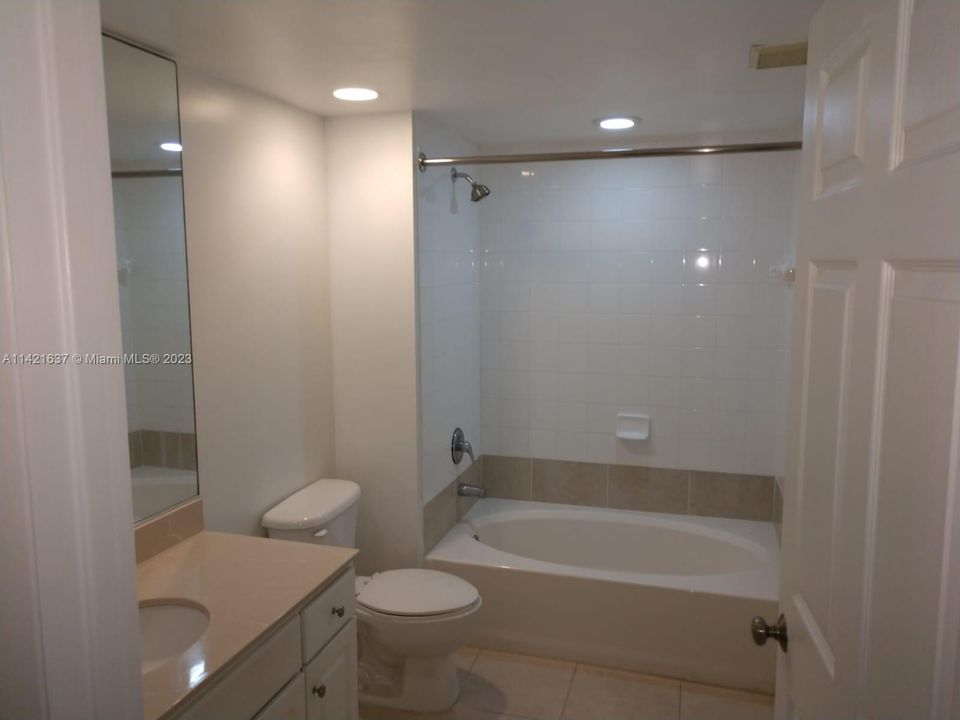 Recently Sold: $540,000 (2 beds, 2 baths, 1068 Square Feet)