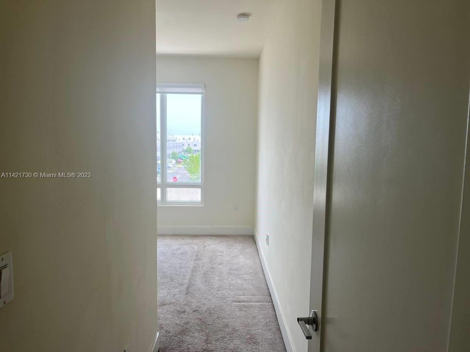 Recently Rented: $3,400 (3 beds, 2 baths, 1689 Square Feet)