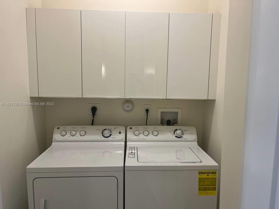 Recently Rented: $3,400 (3 beds, 2 baths, 1689 Square Feet)