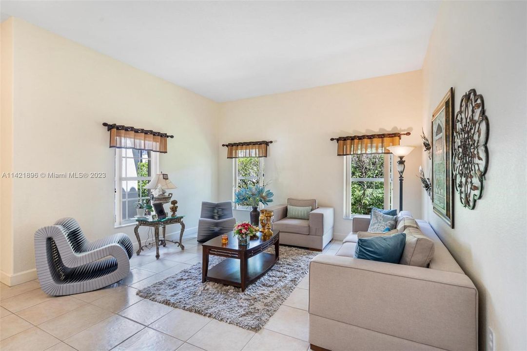 Recently Sold: $1,029,000 (4 beds, 2 baths, 2364 Square Feet)