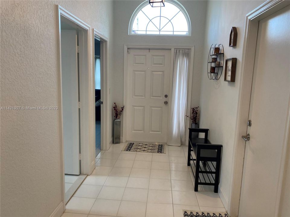 Recently Sold: $499,000 (3 beds, 2 baths, 1443 Square Feet)