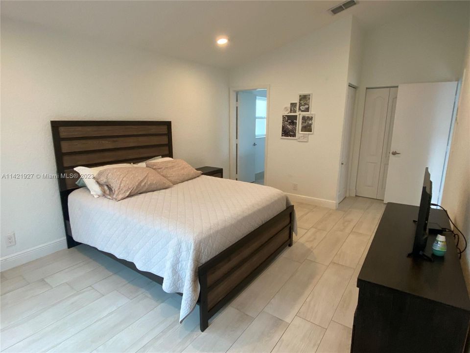 Vendido Recientemente: $499,000 (3 camas, 2 baños, 1443 Pies cuadrados)