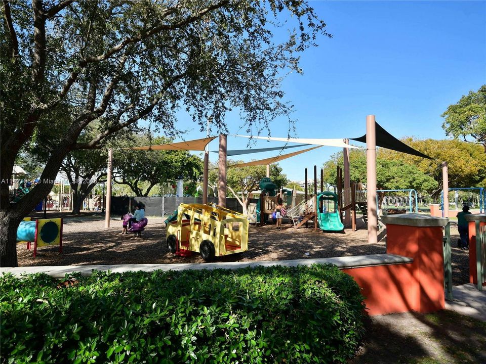 Recently Sold: $975,000 (2 beds, 2 baths, 1450 Square Feet)