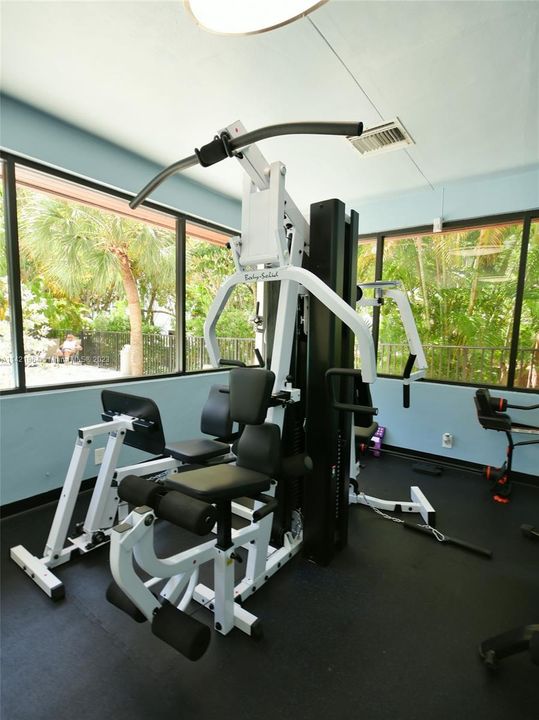 Recently Sold: $975,000 (2 beds, 2 baths, 1450 Square Feet)