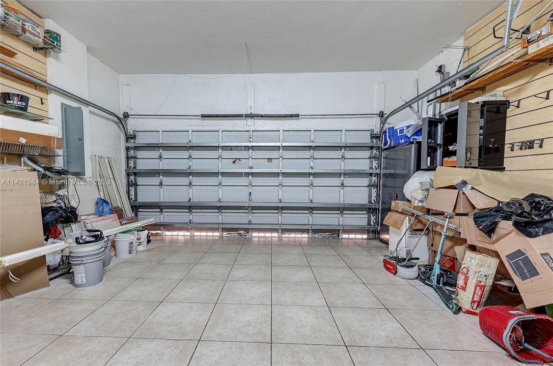 Recientemente alquilado: $6,500 (4 camas, 4 baños, 3614 Pies cuadrados)