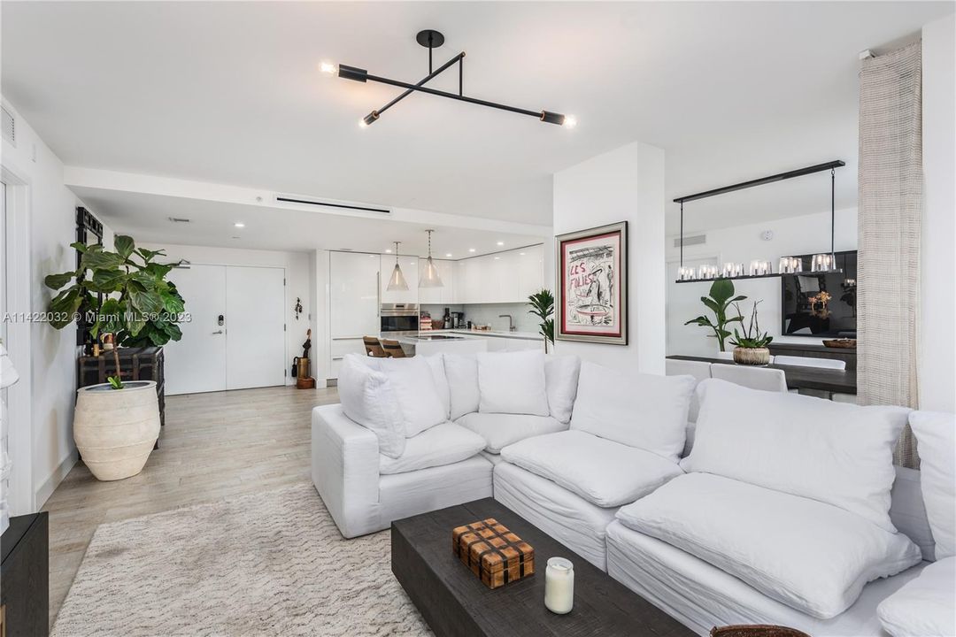 Recently Rented: $13,500 (2 beds, 2 baths, 1440 Square Feet)