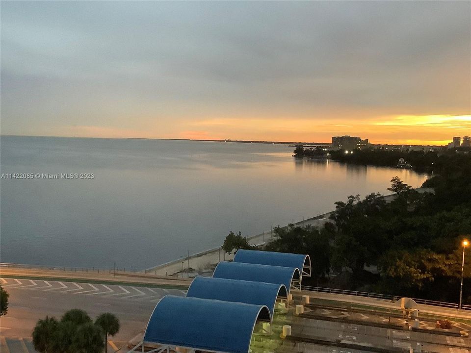 Recently Sold: $740,000 (3 beds, 2 baths, 1435 Square Feet)